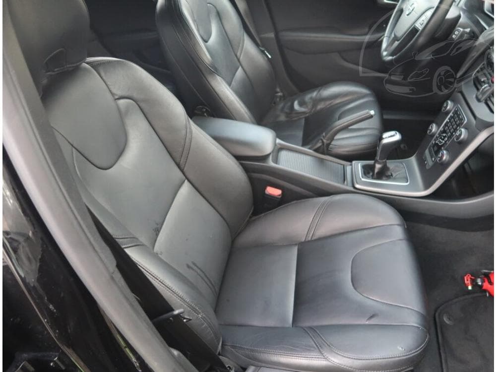 2017 Volvo V40 - 17
