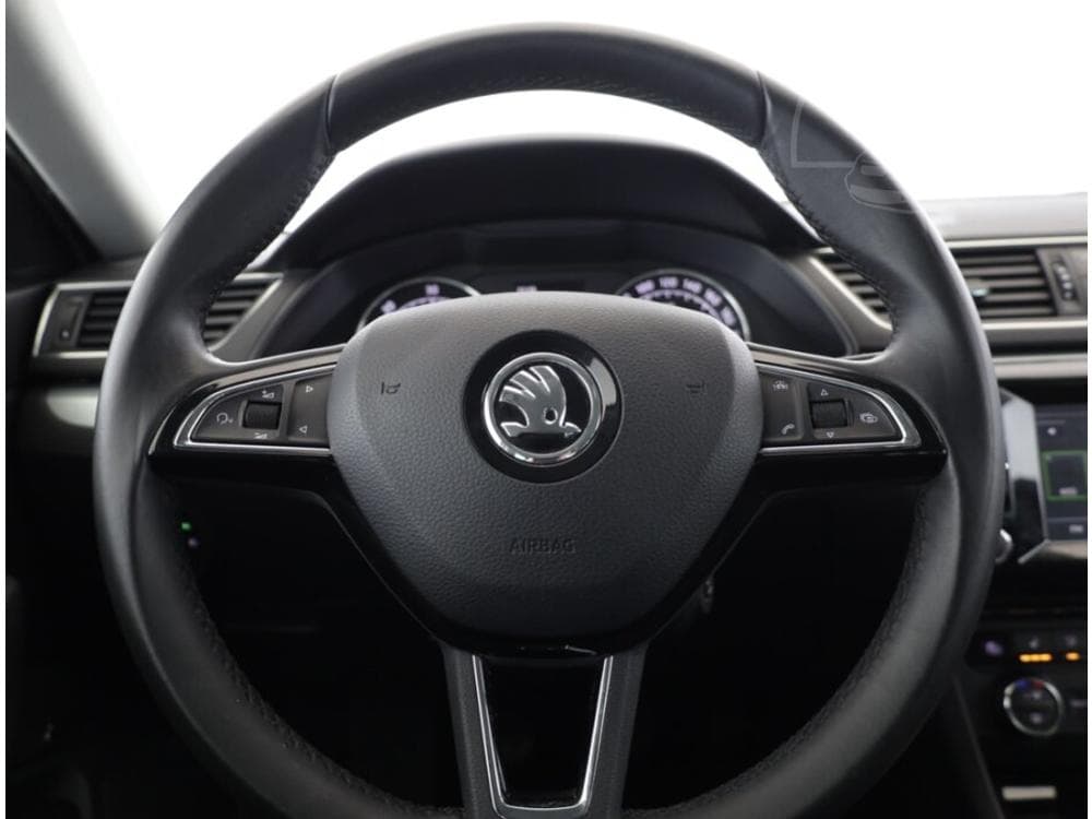 2016 Škoda SUPERB - 8