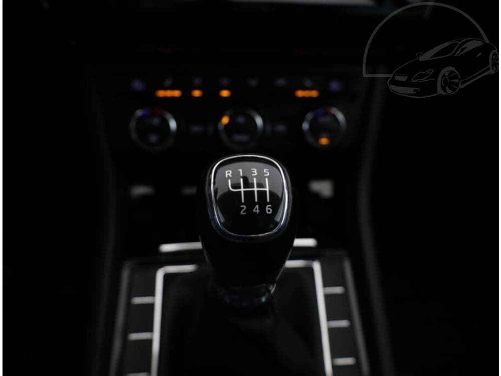 2016 Škoda SUPERB - 14