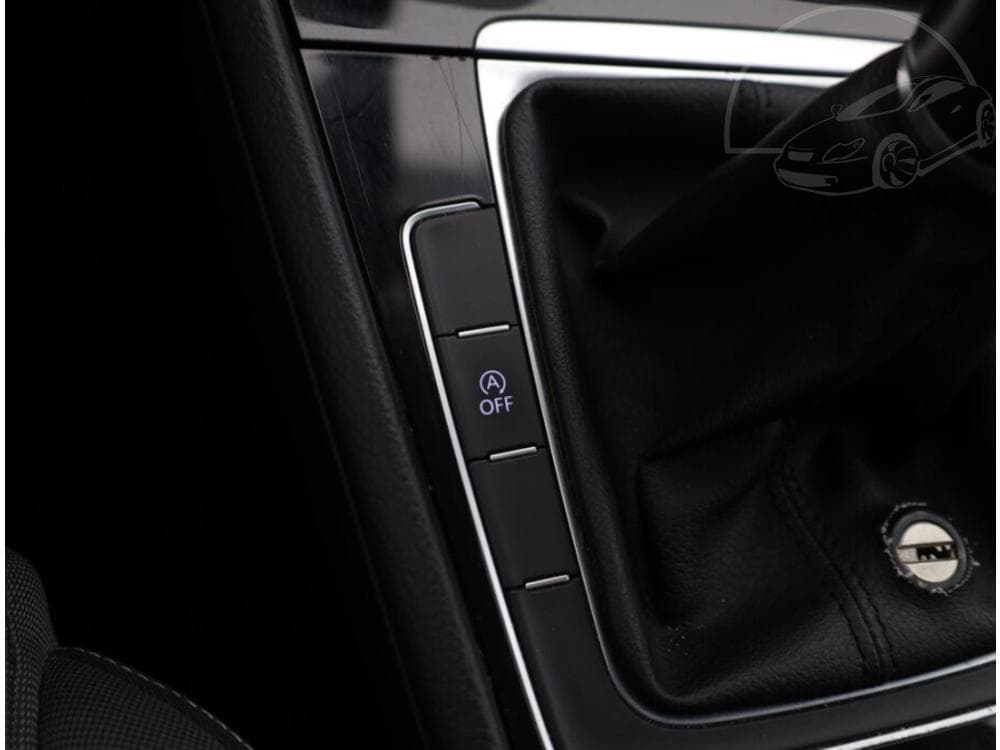 2016 Volkswagen GOLF - 11