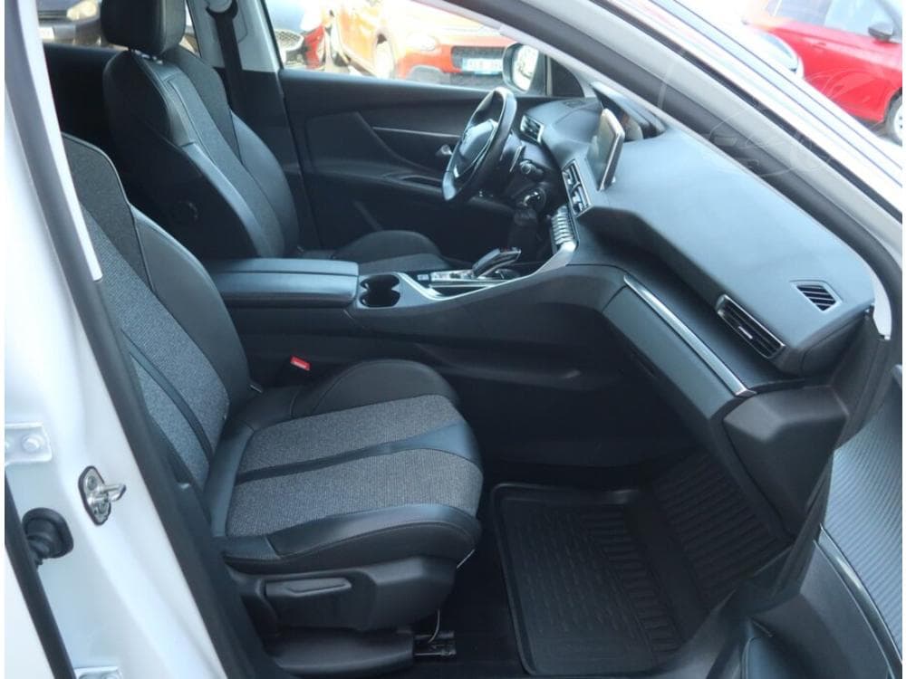 2020 Peugeot 3008 - 9