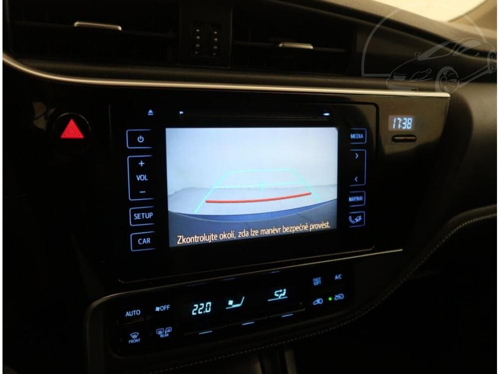 2017 Toyota Auris - 14