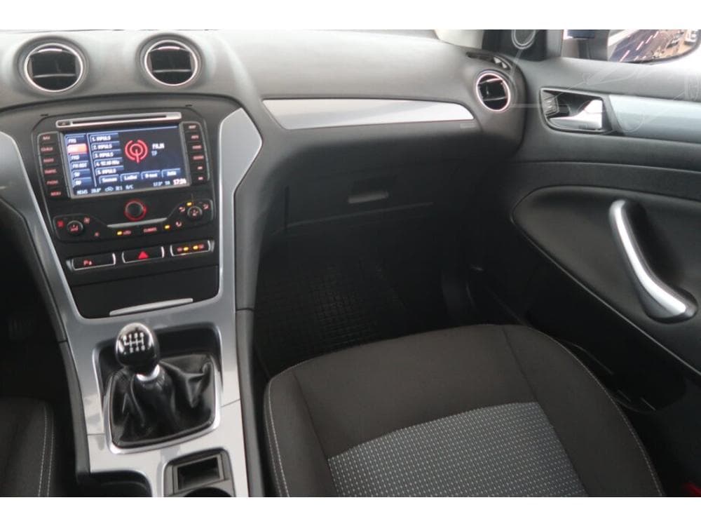 2013 Ford MONDEO - 8