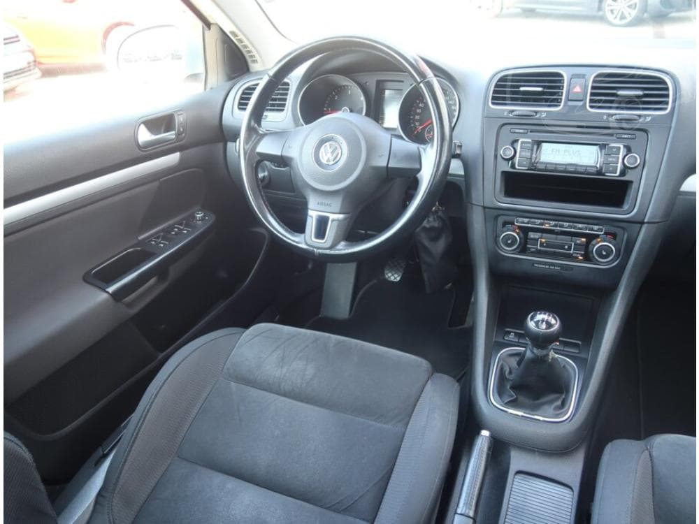 2010 Volkswagen GOLF - 7