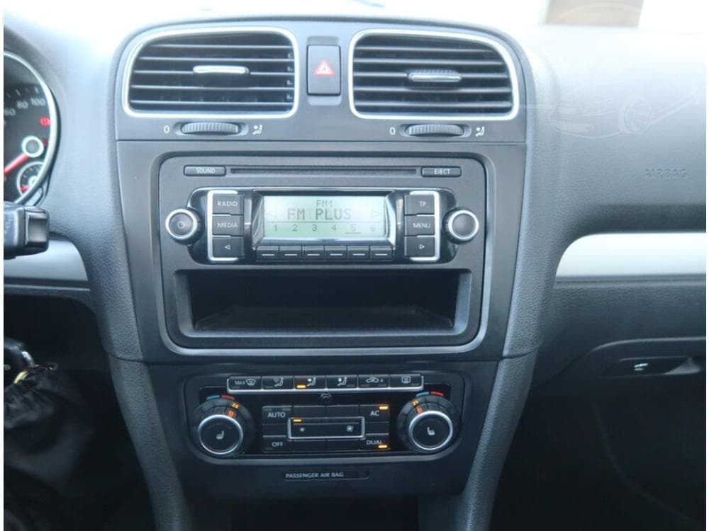 2010 Volkswagen GOLF - 12