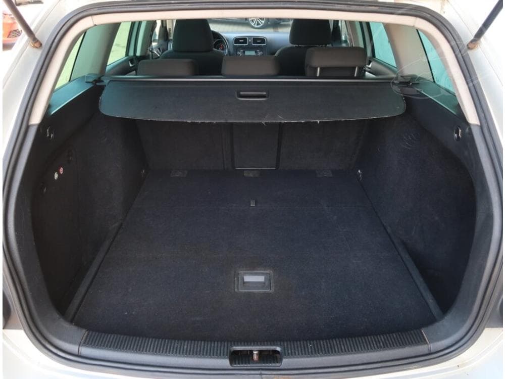 2010 Volkswagen GOLF - 13