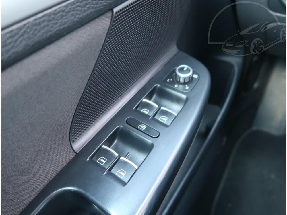 2010 Volkswagen GOLF - 14