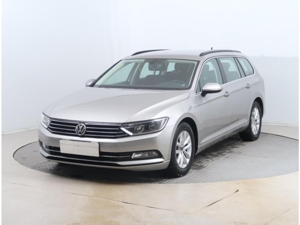 2016 Volkswagen PASSAT - 2