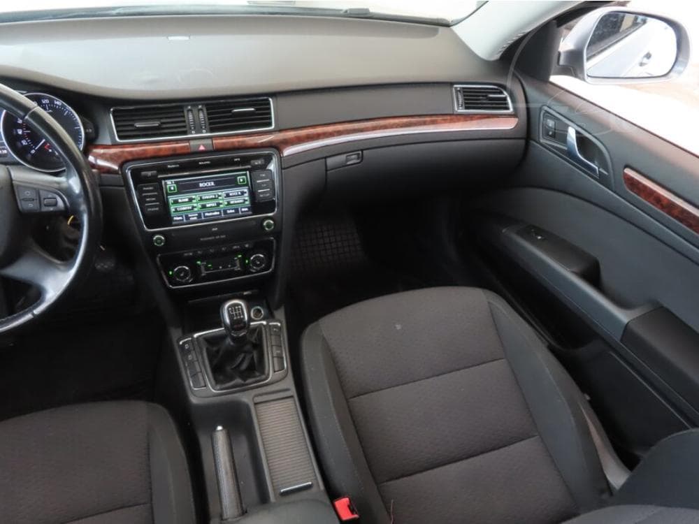 2010 Škoda SUPERB - 8