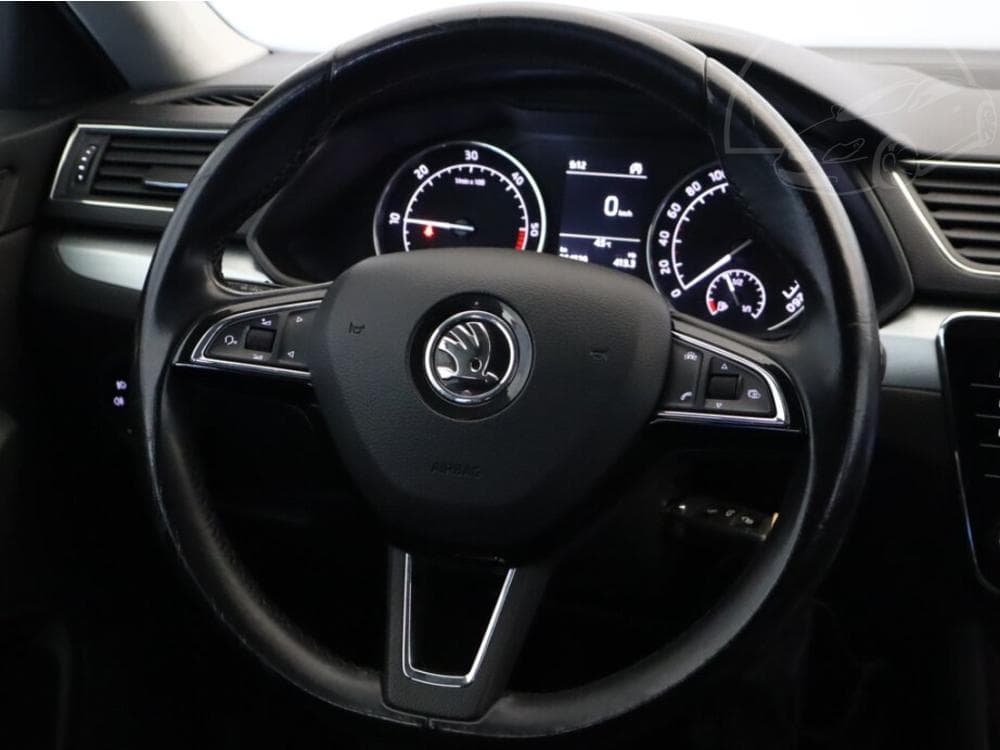 2018 Škoda SUPERB - 23