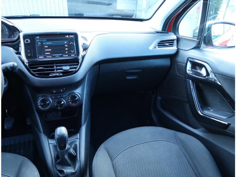 2019 Peugeot 208 - 7
