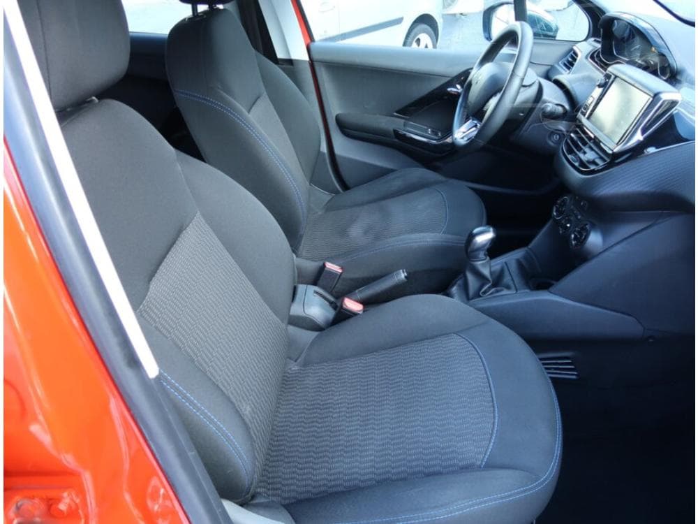 2019 Peugeot 208 - 8