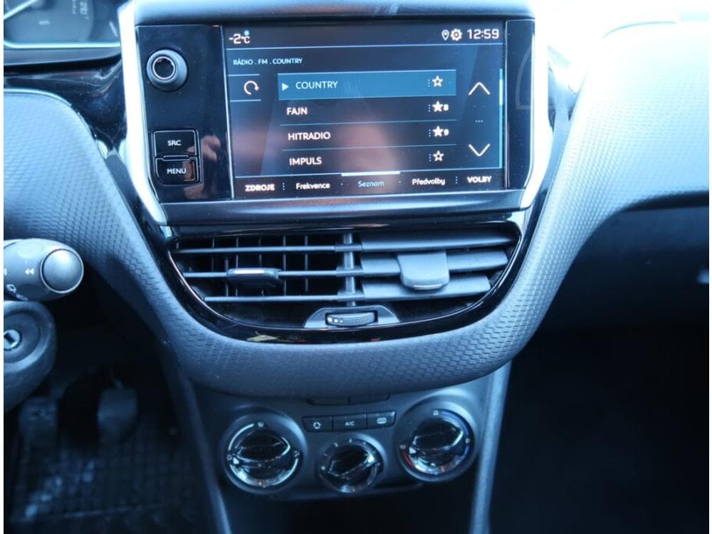 2019 Peugeot 208 - 11