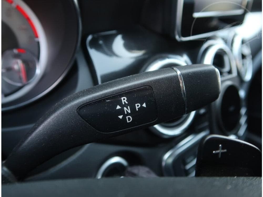 2015 Mercedes-Benz Cla - 13