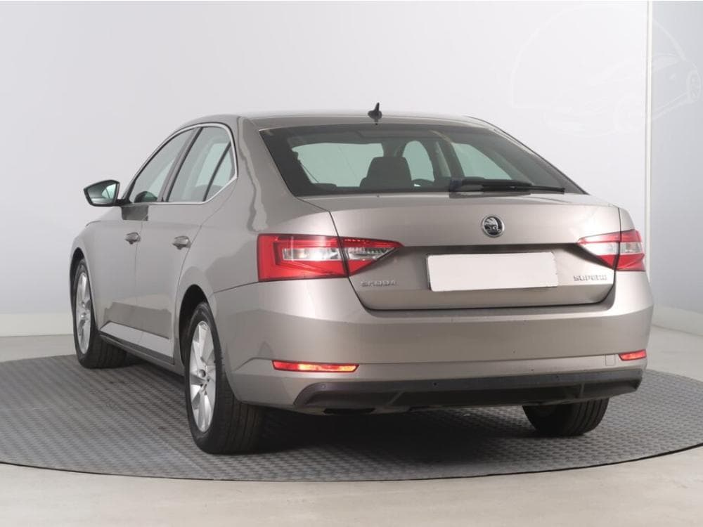 2015 Škoda SUPERB - 4