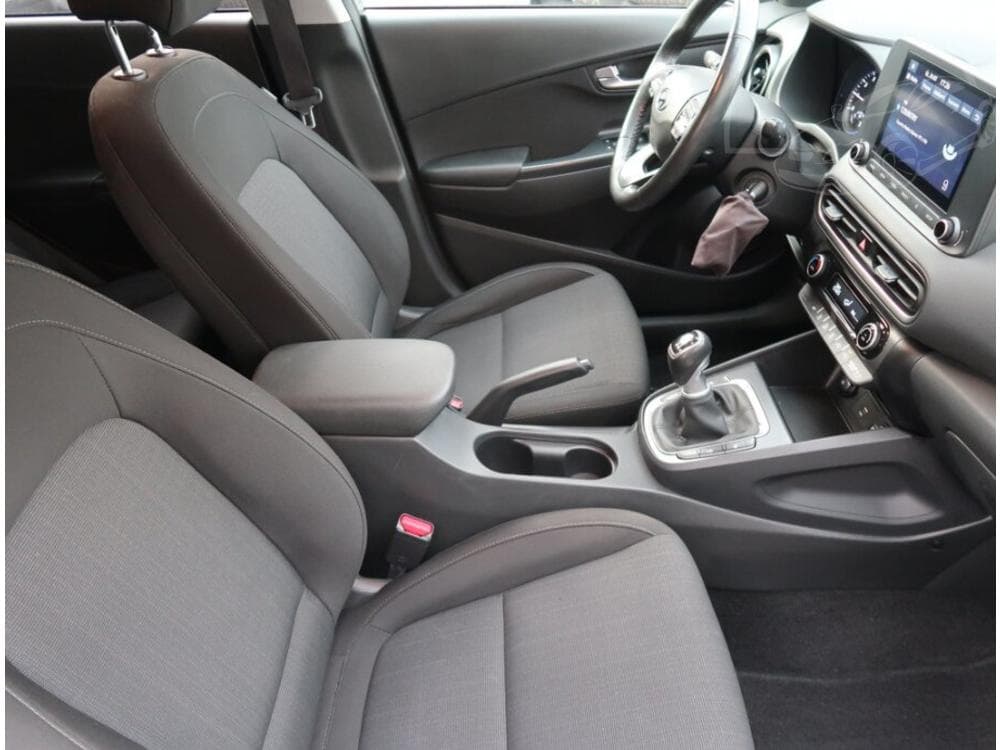 2022 Hyundai Kona - 9