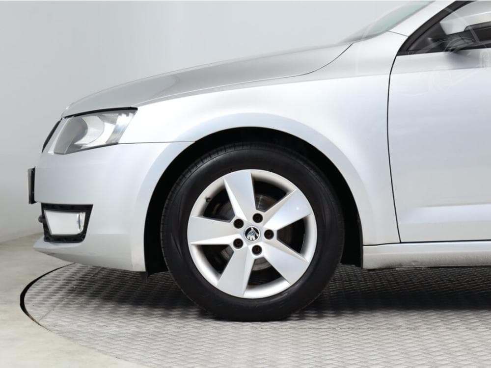 2015 Škoda OCTAVIA - 12