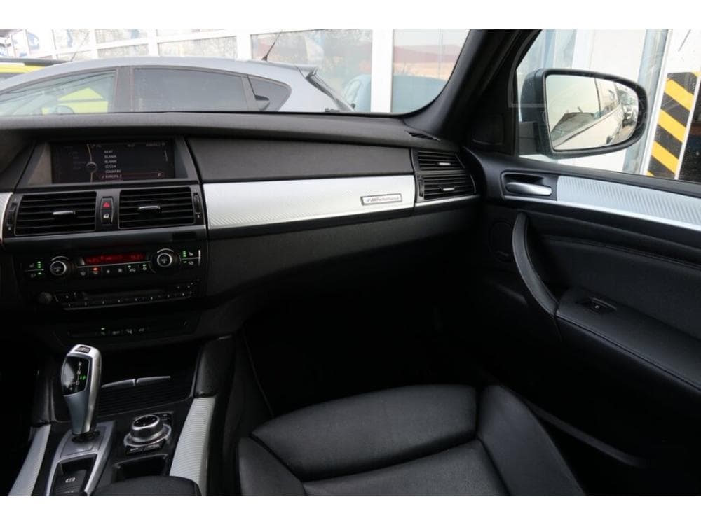 2011 BMW X6 - 22