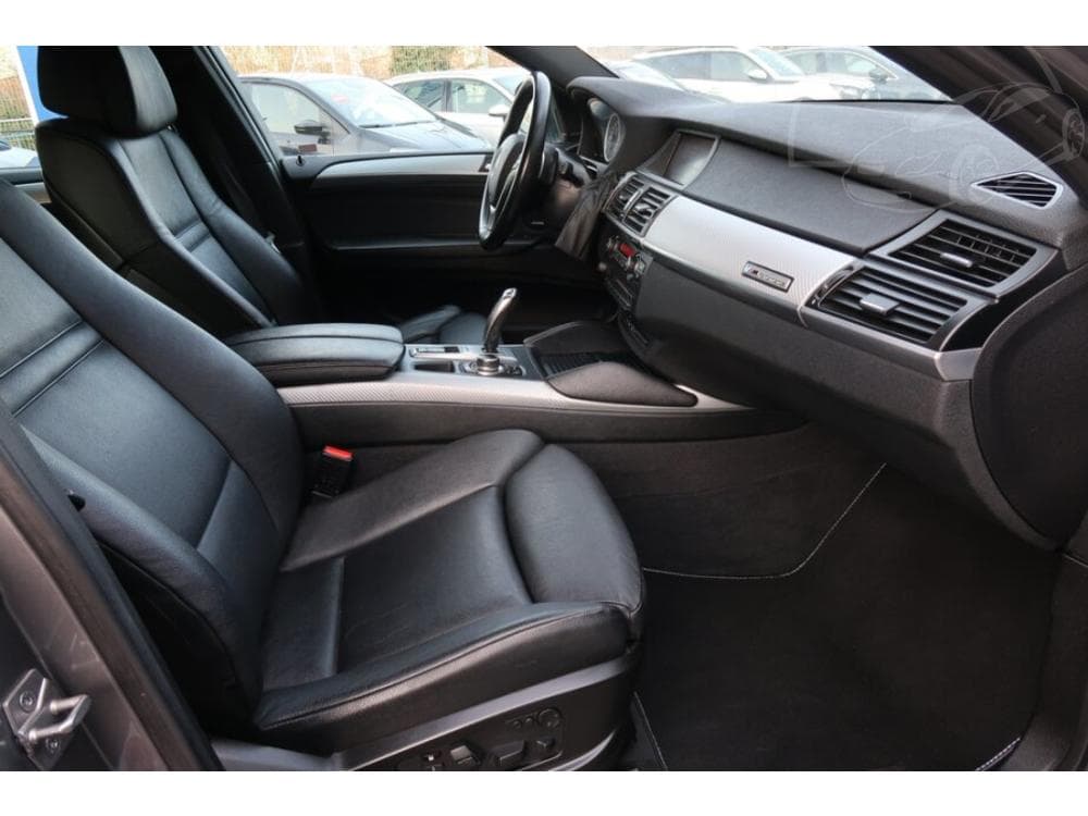 2011 BMW X6 - 25