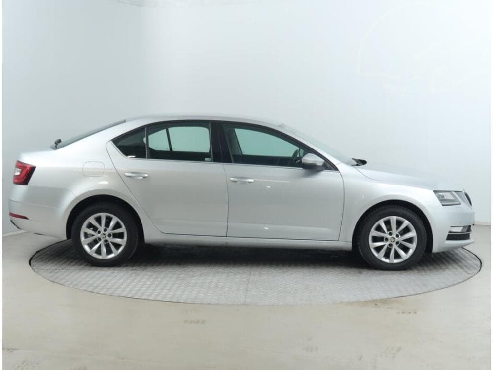 2018 Škoda OCTAVIA - 11