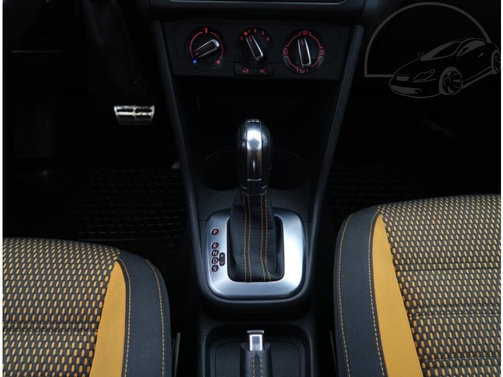 2011 Volkswagen Polo - 13