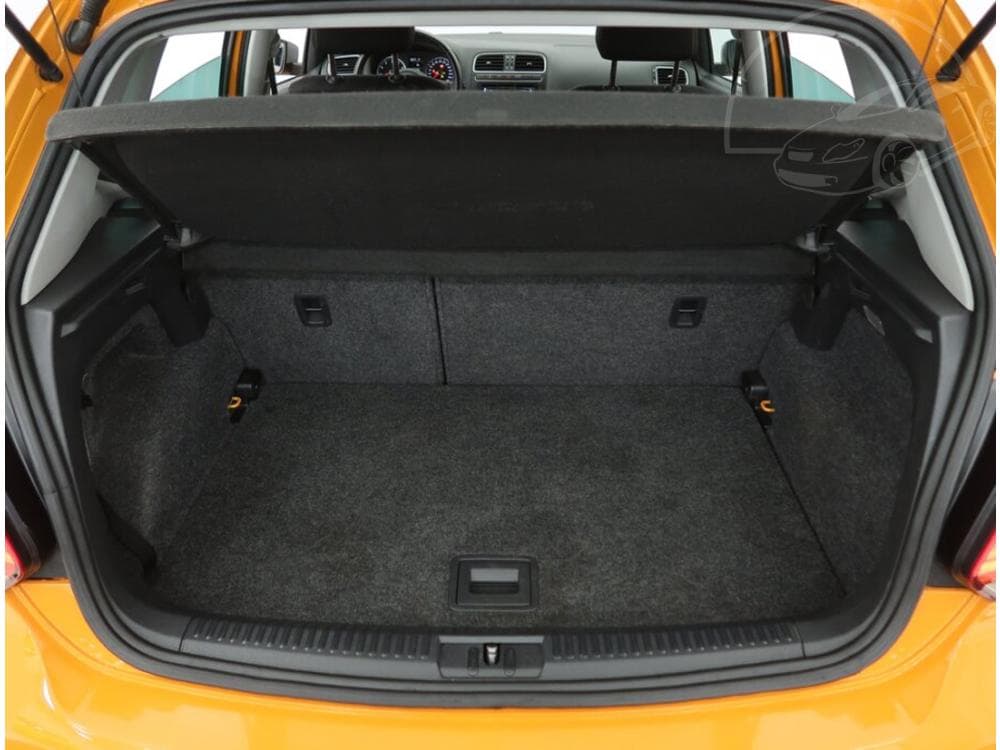 2011 Volkswagen Polo - 14