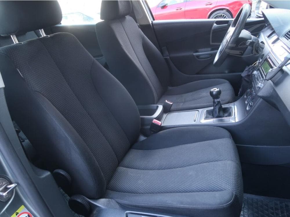 2009 Volkswagen PASSAT - 9