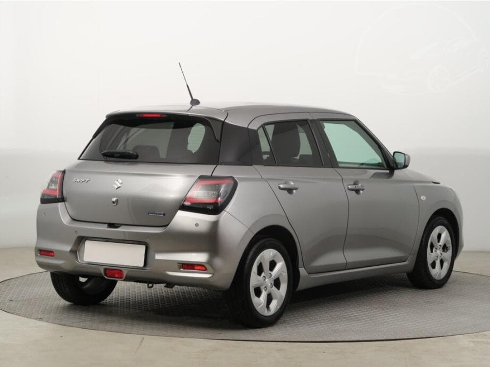 2025 Suzuki SWIFT - 9