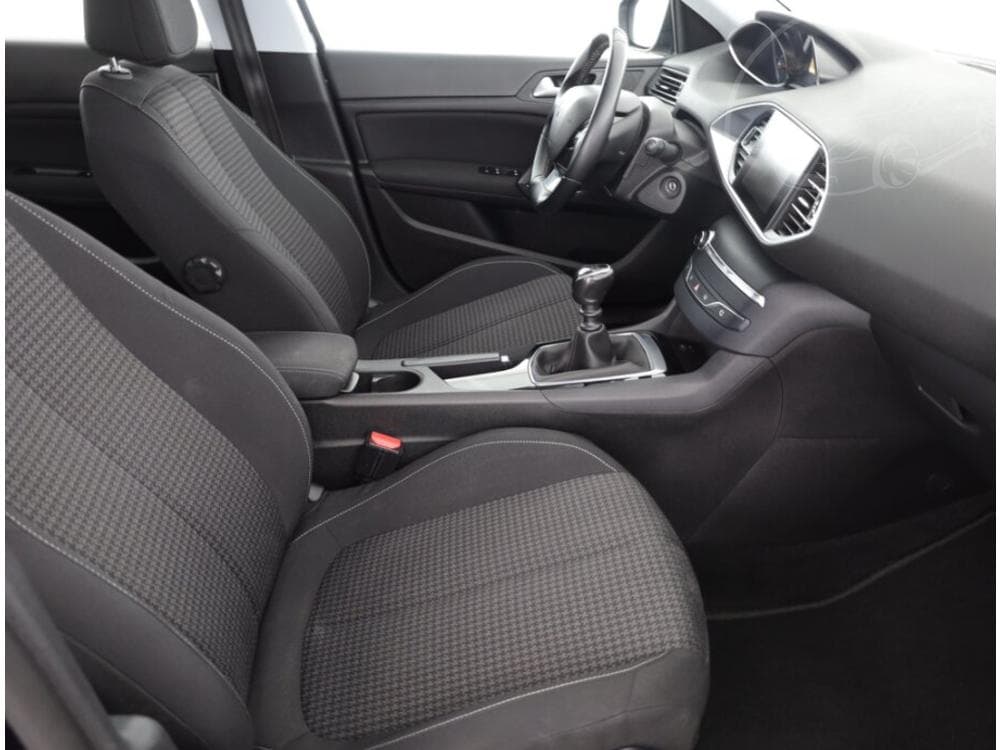 2020 Peugeot 308 - 25