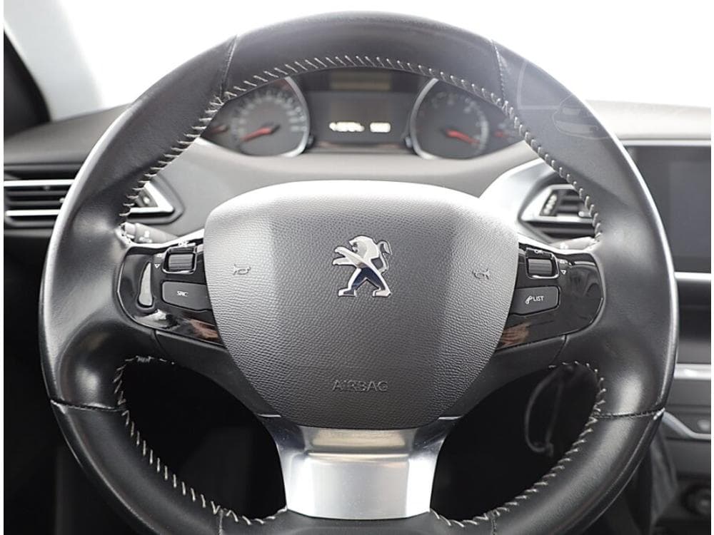 2020 Peugeot 308 - 29