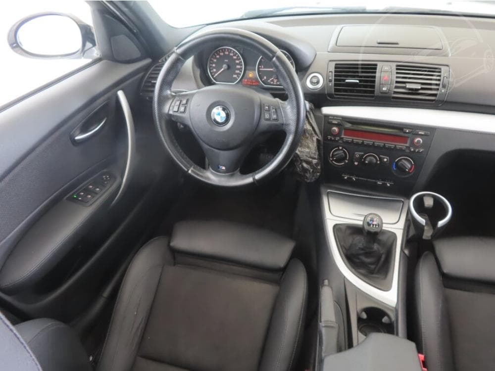 2009 BMW 1-SERIES - 25