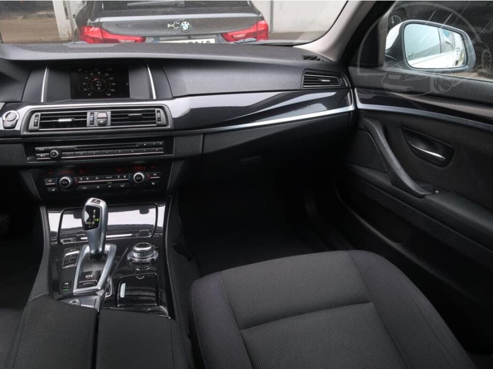 2015 BMW 5-SERIES - 8