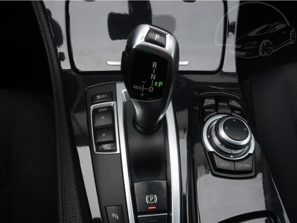 2015 BMW 5-SERIES - 13