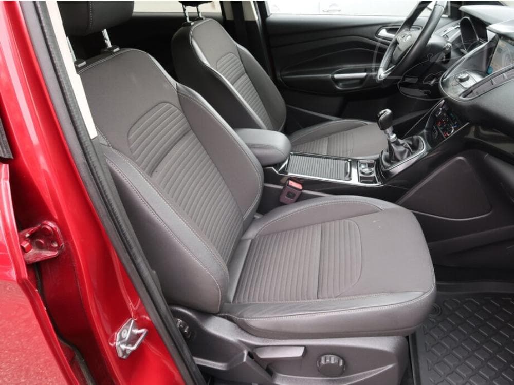 2018 Ford KUGA - 17