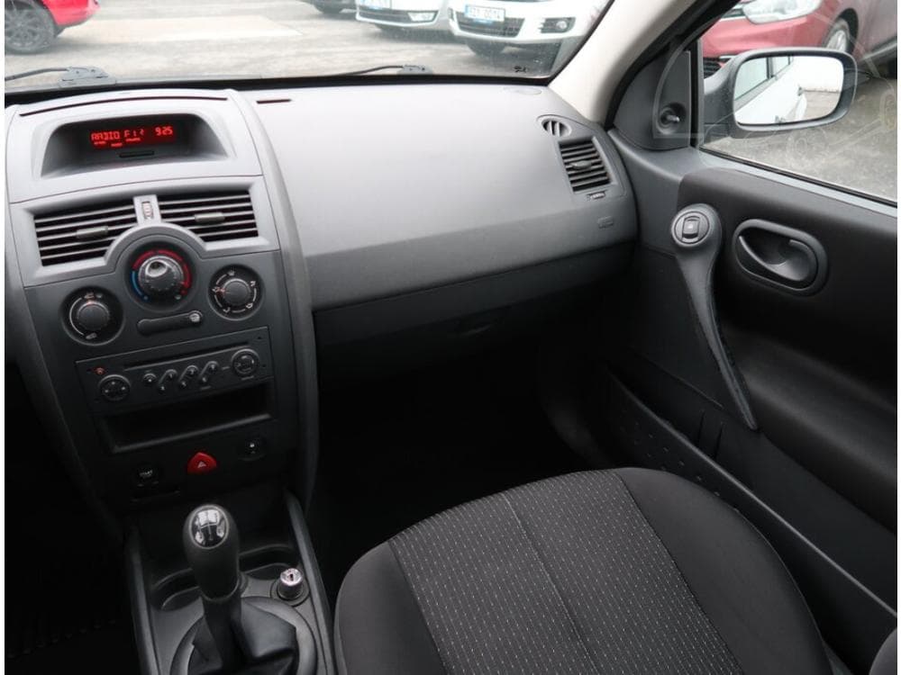 2005 Renault MEGANE - 8