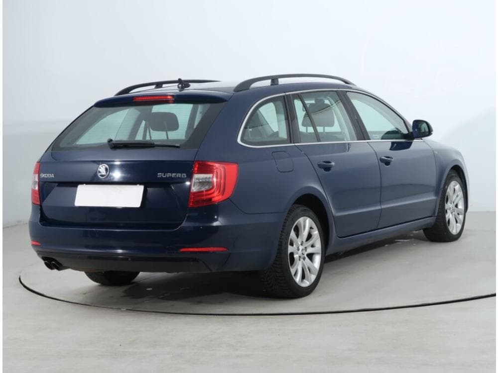 2014 Škoda SUPERB - 17