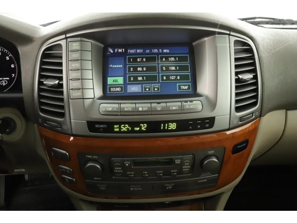 2004 Lexus LX - 25
