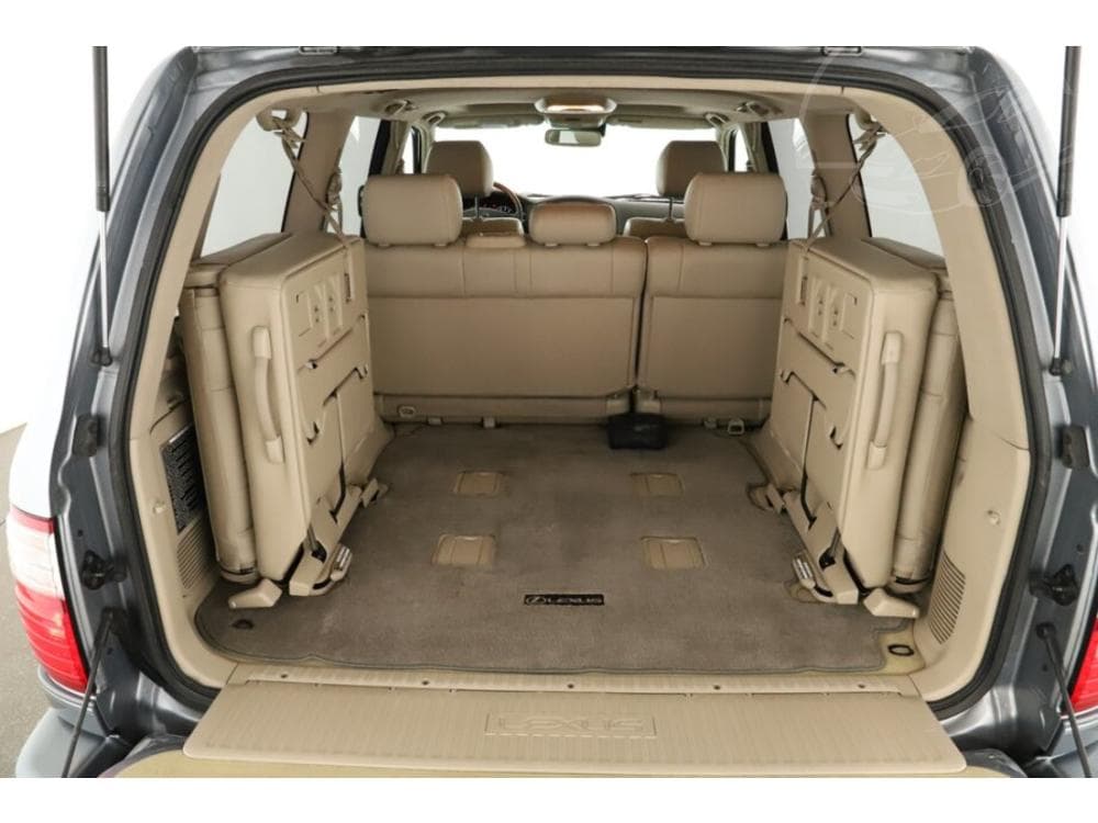 2004 Lexus LX - 31