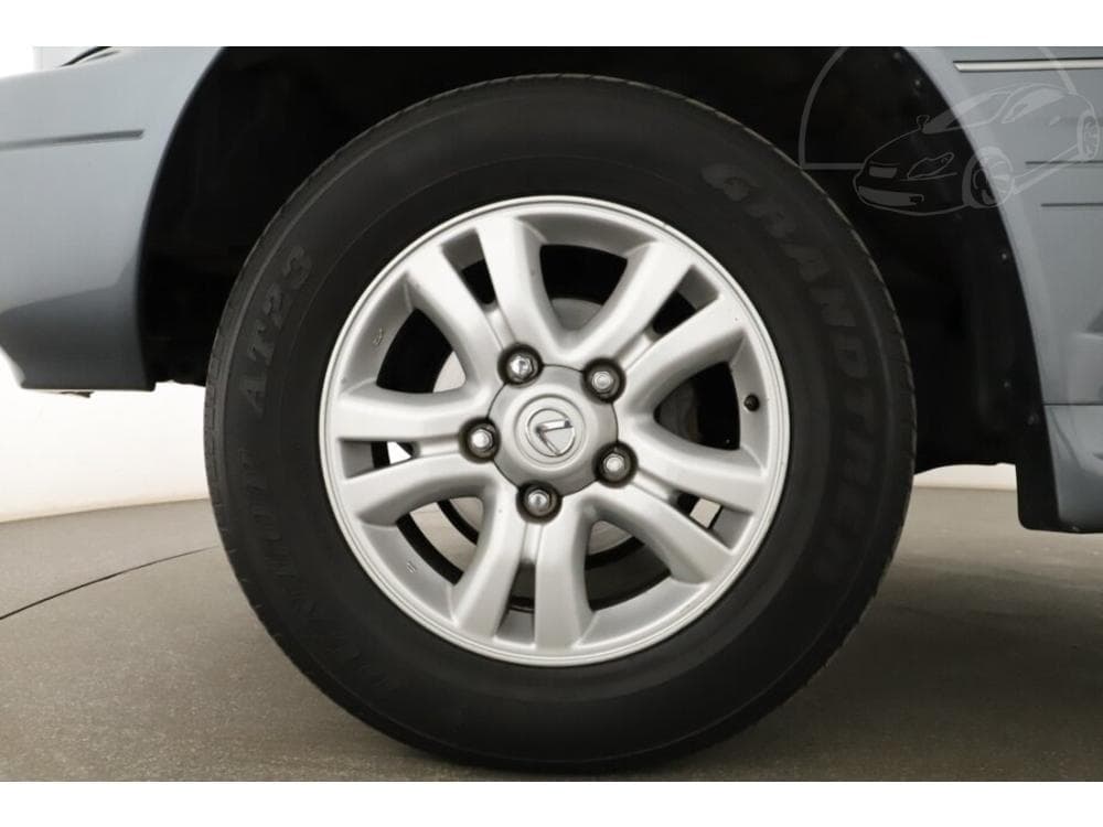 2004 Lexus LX - 34