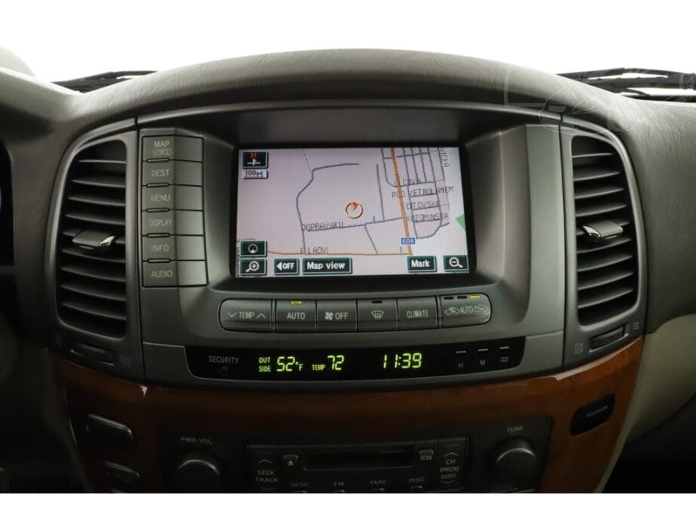 2004 Lexus LX - 40