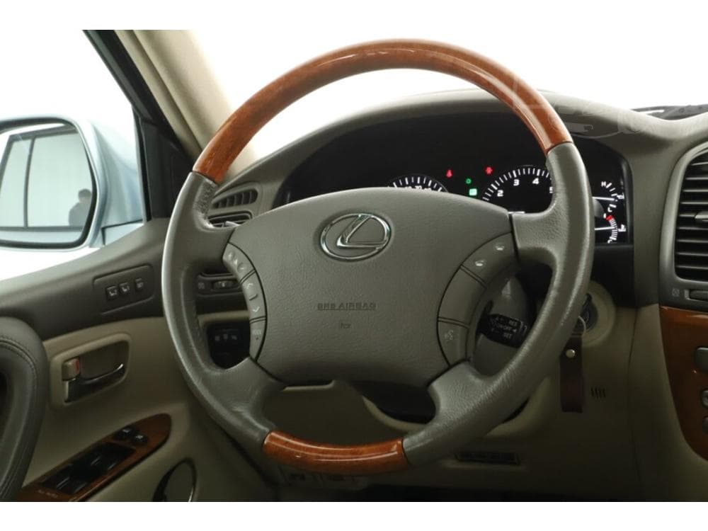 2004 Lexus LX - 43