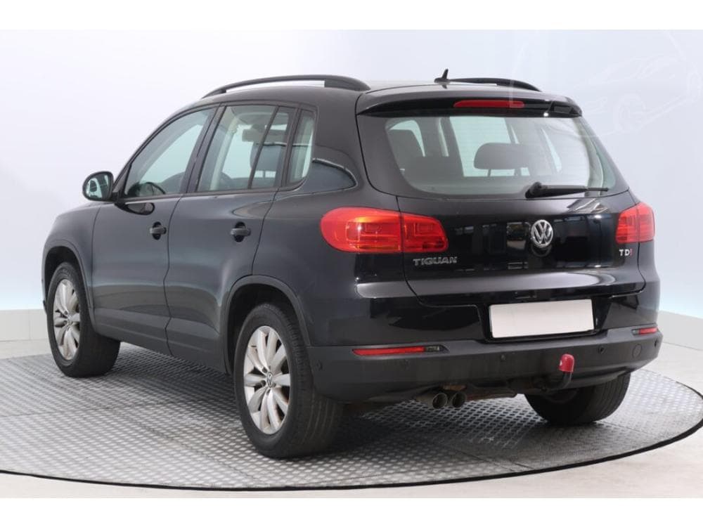 2012 Volkswagen TIGUAN - 7