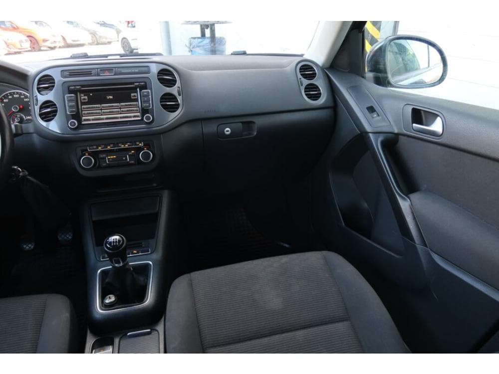 2012 Volkswagen TIGUAN - 15