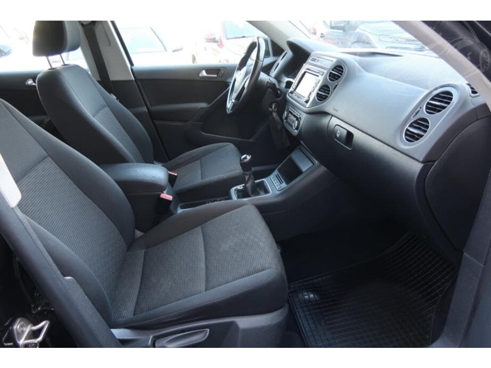 2012 Volkswagen TIGUAN - 17
