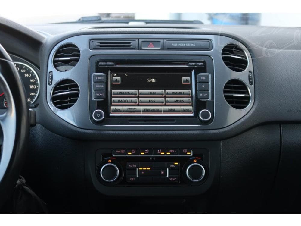2012 Volkswagen TIGUAN - 23