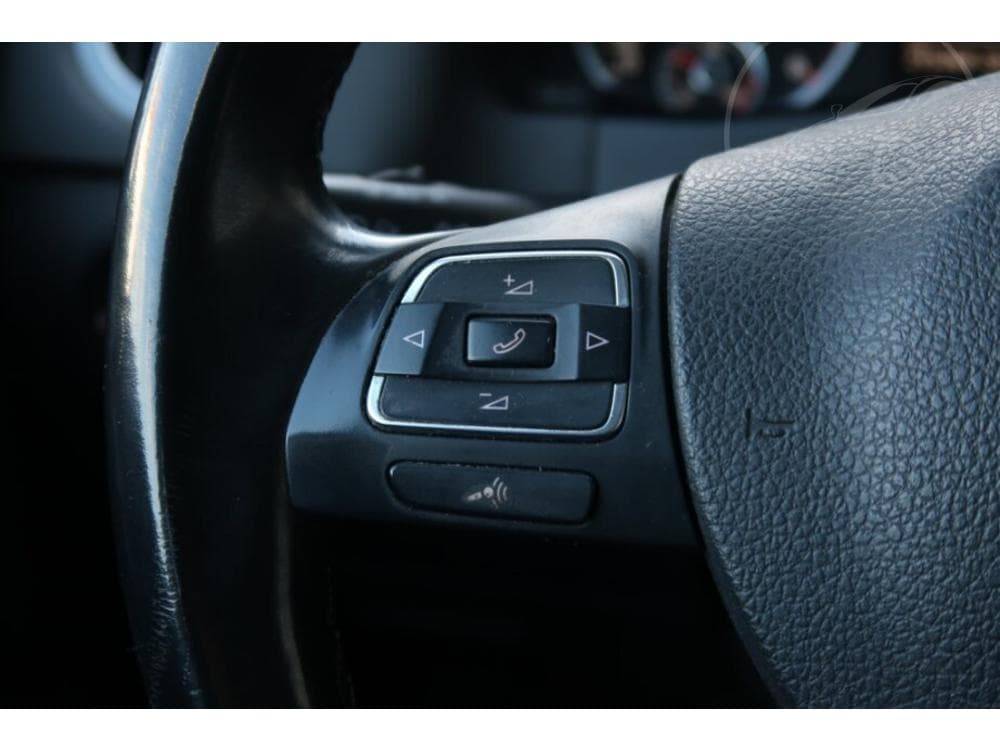 2012 Volkswagen TIGUAN - 29