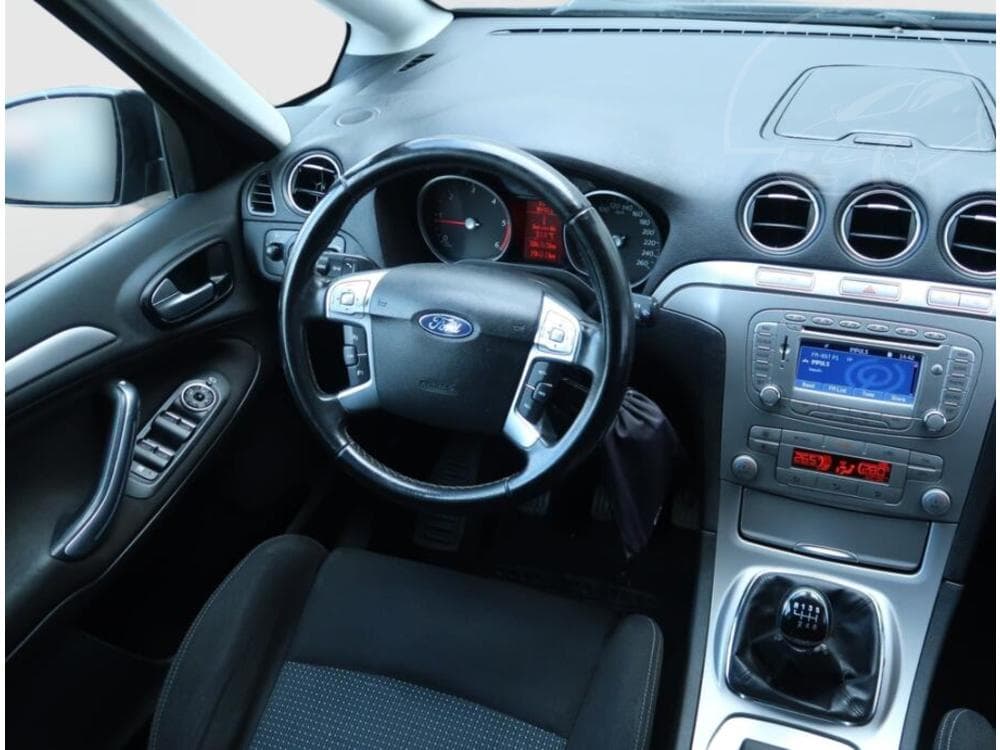 2010 Ford S-MAX - 19