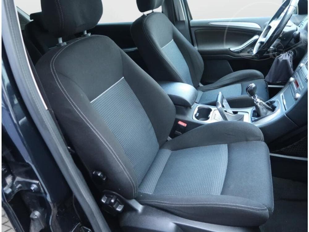 2010 Ford S-MAX - 25