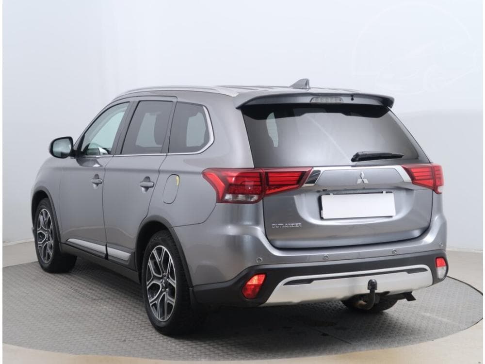 2020 Mitsubishi OUTLANDER - 7