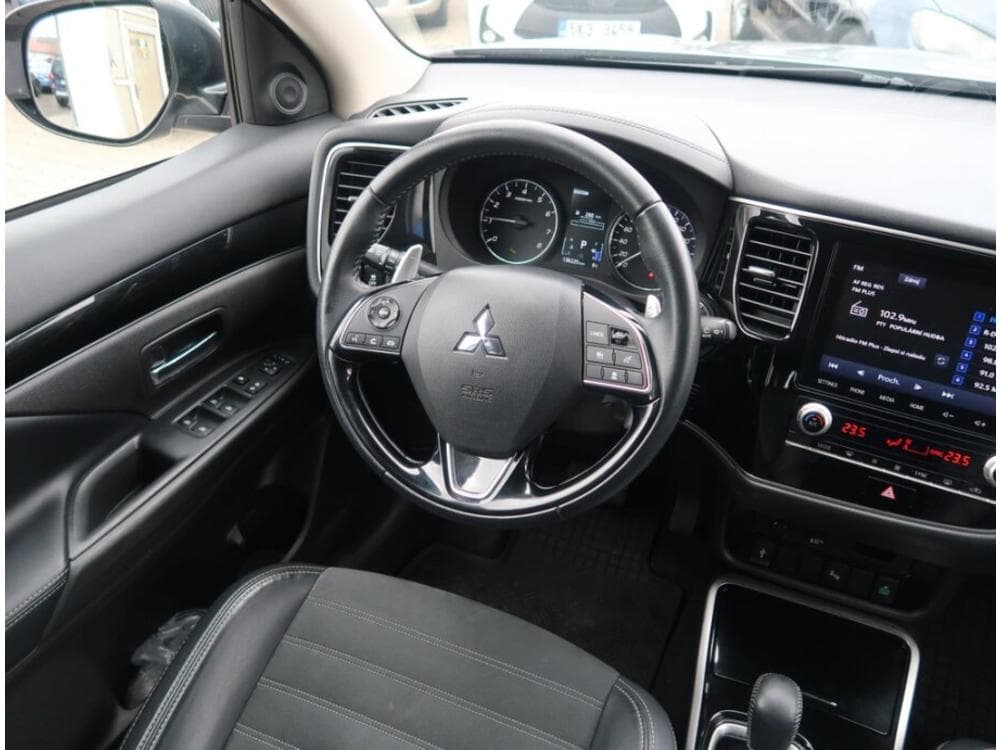 2020 Mitsubishi OUTLANDER - 13